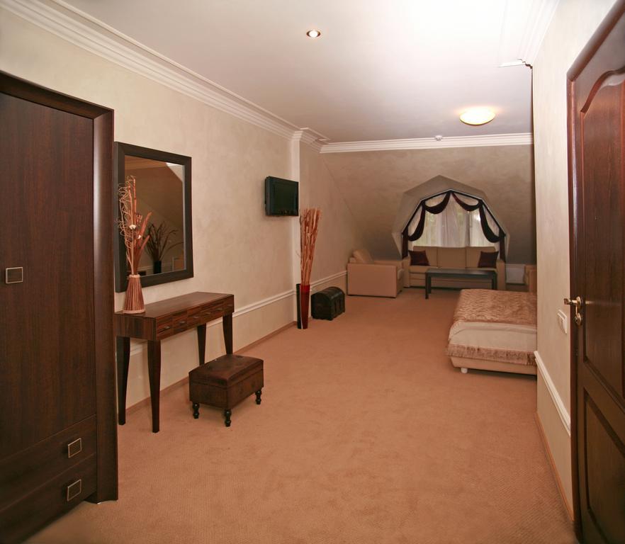 Skazka Hotel Vinnytsia Rum bild